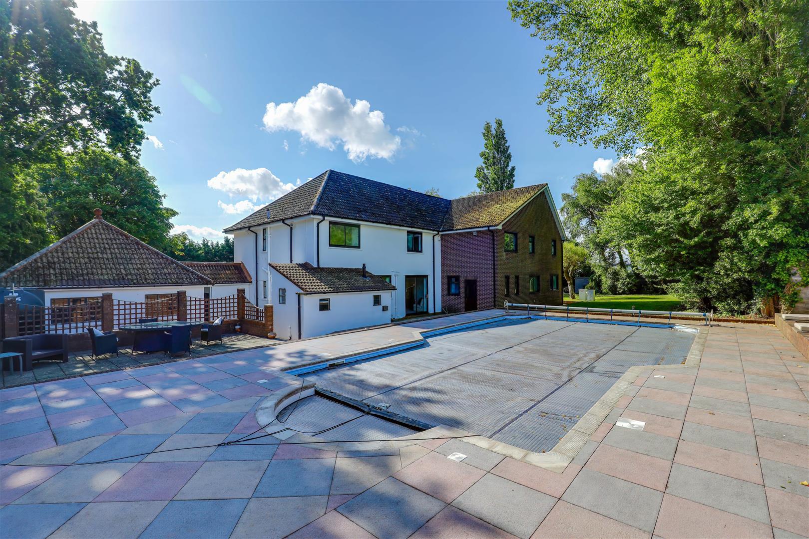 Hillandale, Pen-Y-Turnpike Road, Dinas Powys, Vale of Glamorgan, CF64 4HG